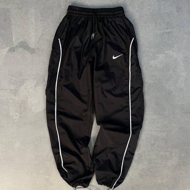 TRACKPANTS